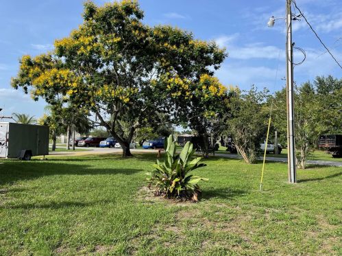 3500 Boggy Crk Rd, Kissimmee FL 34744-9413 exterior