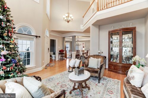 43331 Riverpoint Dr, Leesburg VA 20176-1296 exterior