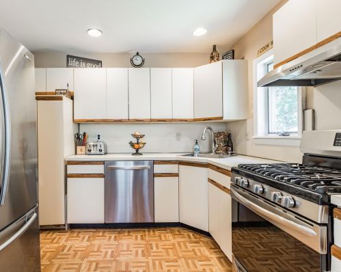 27 Hilden St, San Remo NY  11754-1743 exterior