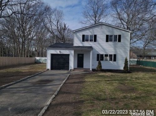7 Southaven Ave, Manor Park, NY 11950-3907