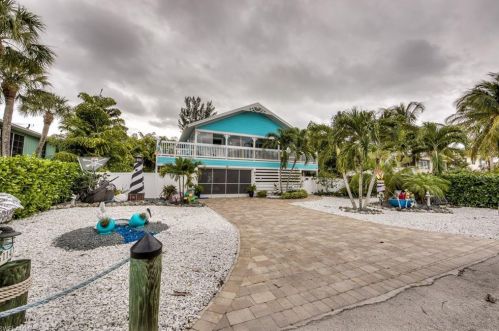 114 Andre Mar Dr, Fort Myers Beach, FL 33931-3848