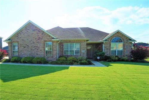 11658 Creek Ln, Fayetteville, AR 72730-9565