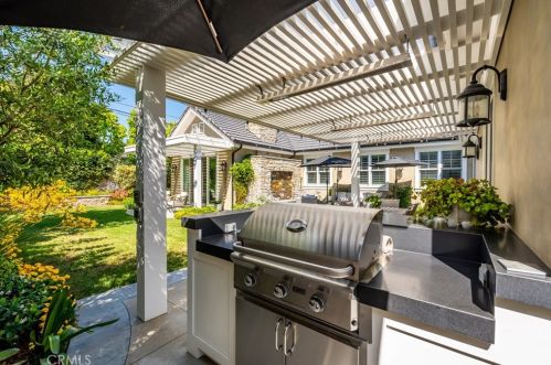 5461 Las Lomas St, Long Beach CA  90815-4138 exterior