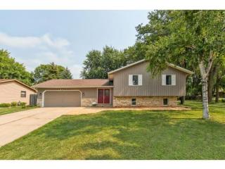 1215 Darlene Dr, Menasha WI  54952-1830 exterior