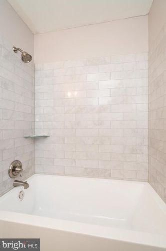 16 Sandybrae Ct, Wilmington DE  19808-3504 exterior