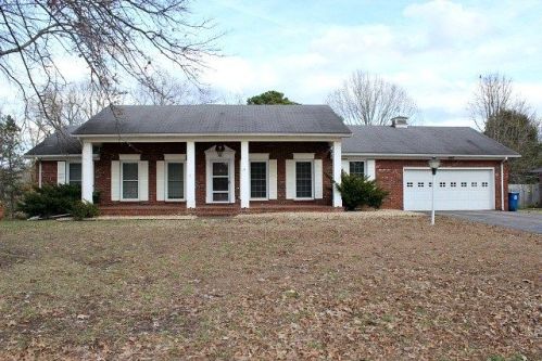 1527 Oxford Dr, Murray, KY 42071-3232