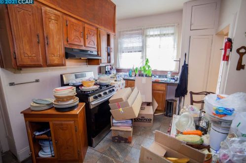 1523 28th Ave, Oakland CA  94601-1633 exterior