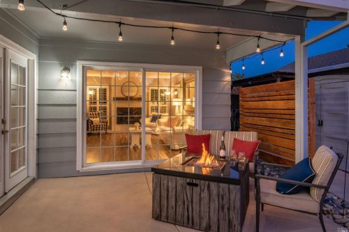 235 Grove Ave, Santa Rosa CA  95409-3813 exterior