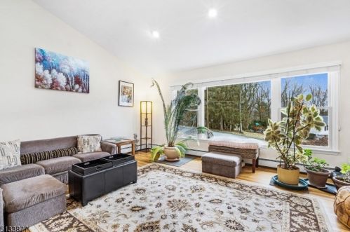 16 Twin Park Dr, Dover, NJ 07869-4131
