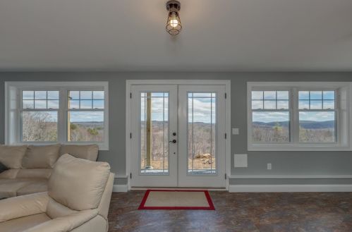 875 Valley Rd, Washington NH  03280-3122 exterior