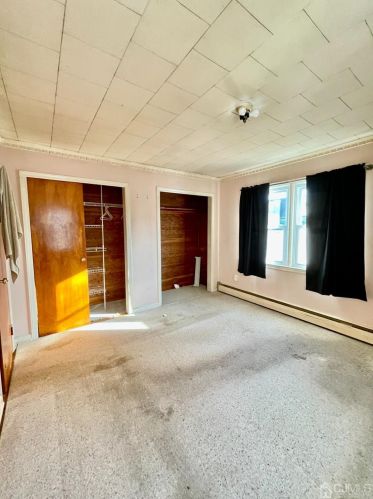 201 Campbell St, Woodbridge NJ  07095-2305 exterior