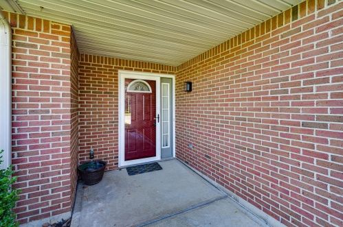 110 Brumbaugh Ct, Englewood, OH 45322-2966