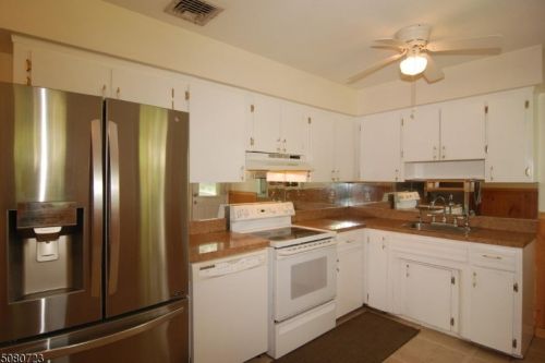12 Tobyhanna Trl, Hopatcong NJ  07843-1024 exterior