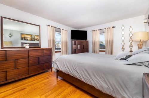 7 Fairfield Dr, Windsor Locks CT exterior