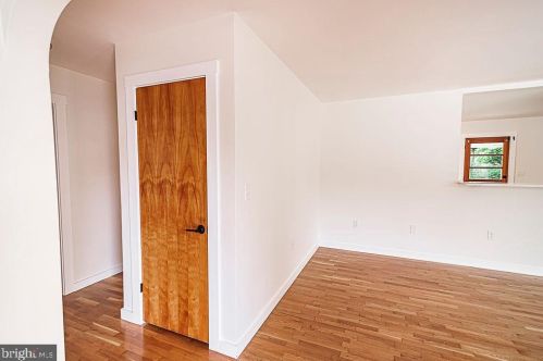 415 Liberty St, Charles Town WV  25414-1827 exterior