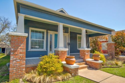 2507 Lipscomb St, Fort Worth, TX 76110-2626