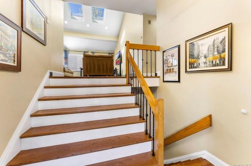 20 Stratford Rd, White Plains NY  10603-2827 exterior