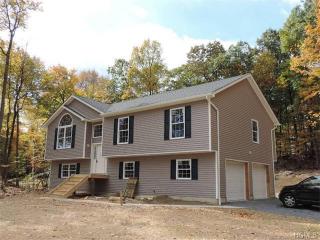 73 Glen Rock Cir, Highland, NY 12528-5231