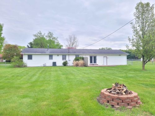 52075 Del Rue Dr, Elkhart IN  46514-9396 exterior