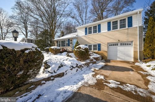 1206 Lakewood Dr, Wilmington, DE 19803-3504