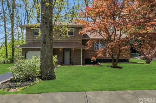 10 Myrtle Rd, East Brunswick, NJ 08816-4623