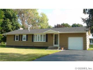 25 Lancelot Ln, Rochester, NY 14623-5309