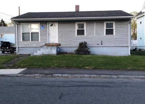 51 Hodges Ave, Taunton MA  02780-3031 exterior