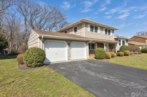15 Sandra Rd, East Brunswick, NJ 08816-2880