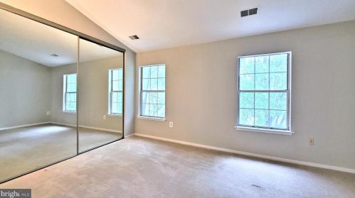 2324 Hunters Square Ct, Herndon VA  20191-2814 exterior