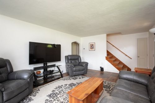 130 Inwood Rd, Pittsburgh, PA 15237-4834