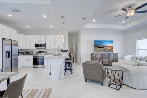 3065 5th Pl, Cape Coral FL  33904-3412 exterior