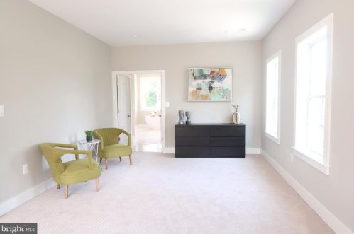 7016 Ridgeway Dr, Springfield VA  22150-3028 exterior