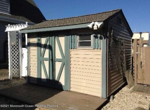 108 Monterey Dr, Bricktown NJ  08723-7009 exterior