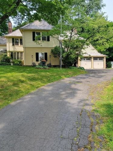 541 Lincoln St, New Britain, CT 06052-1801