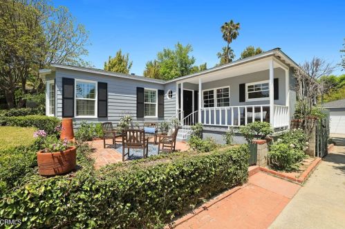 4562 Loma Vista Dr, La Canada, CA 91011-2140