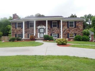 8840 Fox Lonas Rd, Knoxville, TN 37923-2466