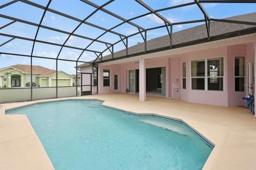 429 Golf Course Pkwy, Davenport, FL 33837-5525
