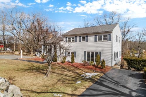 58 Old Rockingham Rd, Salem, NH 03079-2123