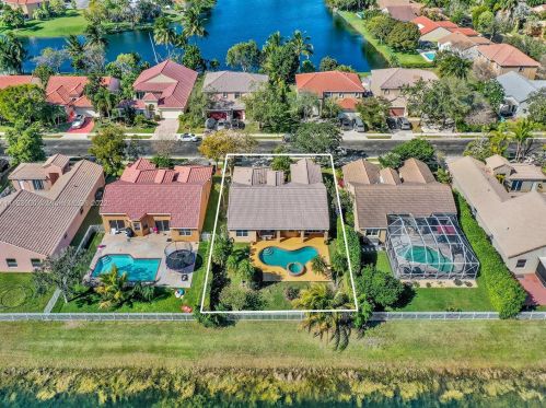 425 198 Ter, Hollywood FL exterior