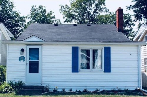 296 Cummings Rd, Vermilion, OH 44089-2212