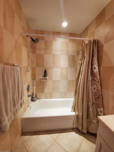 921 Wellington Ave, Lehigh Acres FL 33972-1318 exterior