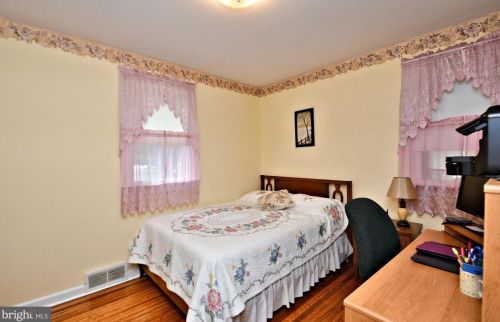 325 Lewis Rd, Limerick PA 19468-1510 exterior