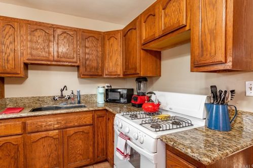 8729 Walnut St, Bellflower CA  90706-5518 exterior