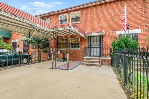 10 Wade Sq, Bronx, NY 10457-1651