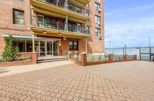 1130 Stadium Ave, Bronx, NY 10465-1538