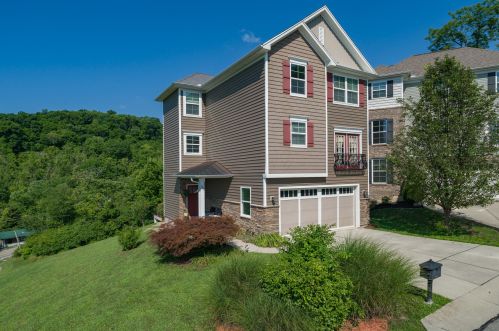 902 Treeline Dr, Covington, KY 41017-8160