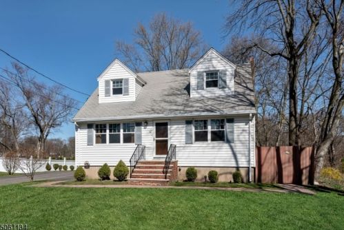 52 Parkway, West Paterson, NJ 07424-1228
