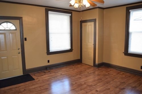 511 8th St, North Charleroi, PA 15022-1951