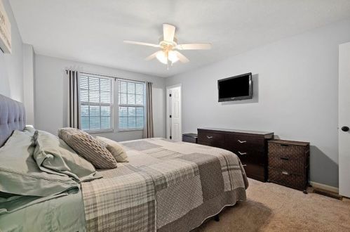 1232 Gneiss Dr, Mc Donald PA  15057-3561 exterior