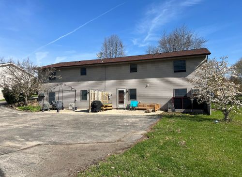 167 Paradise Dr, West Bend WI  53095-5163 exterior